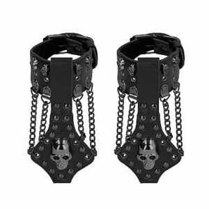 Costrittori polsi regolabili con cinghia di colore nero in ecopelle con accessori in metallo di teschi e borchie